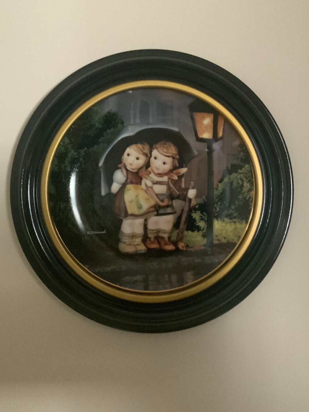 DANBURY MINT FRAMED HUMMEL PLATE - LITTLE COMPANIONS - STORMY WEATHER